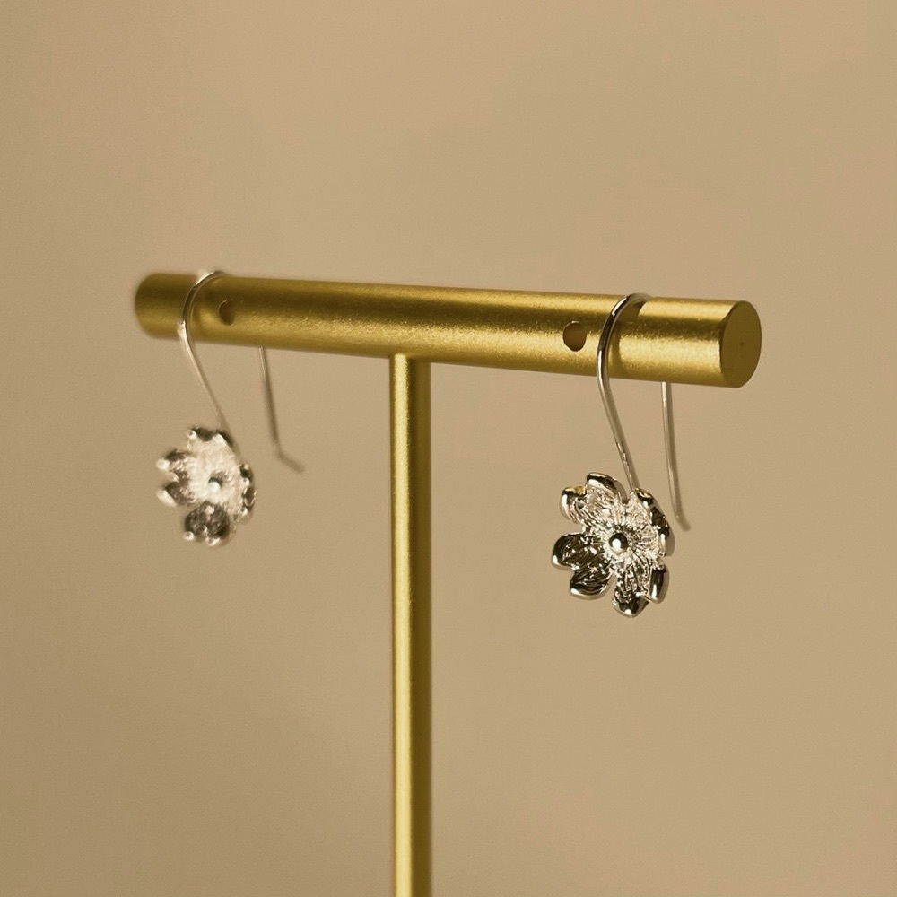 Sterling silver hook flower clover earring dogwood